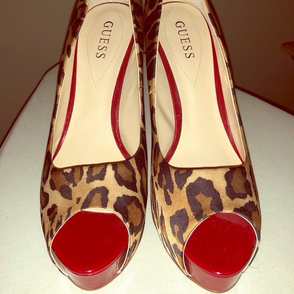 GUESS red/leopard heels !